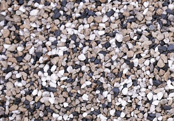 33123118_mixture-of-different-pebbles-slate